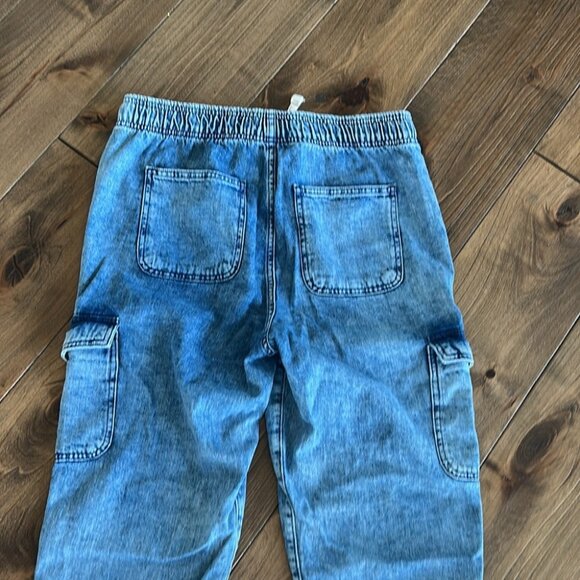 Gap Easy Jeans with draw string + cargo pockets | Size Medium - Picture 6 of 6
